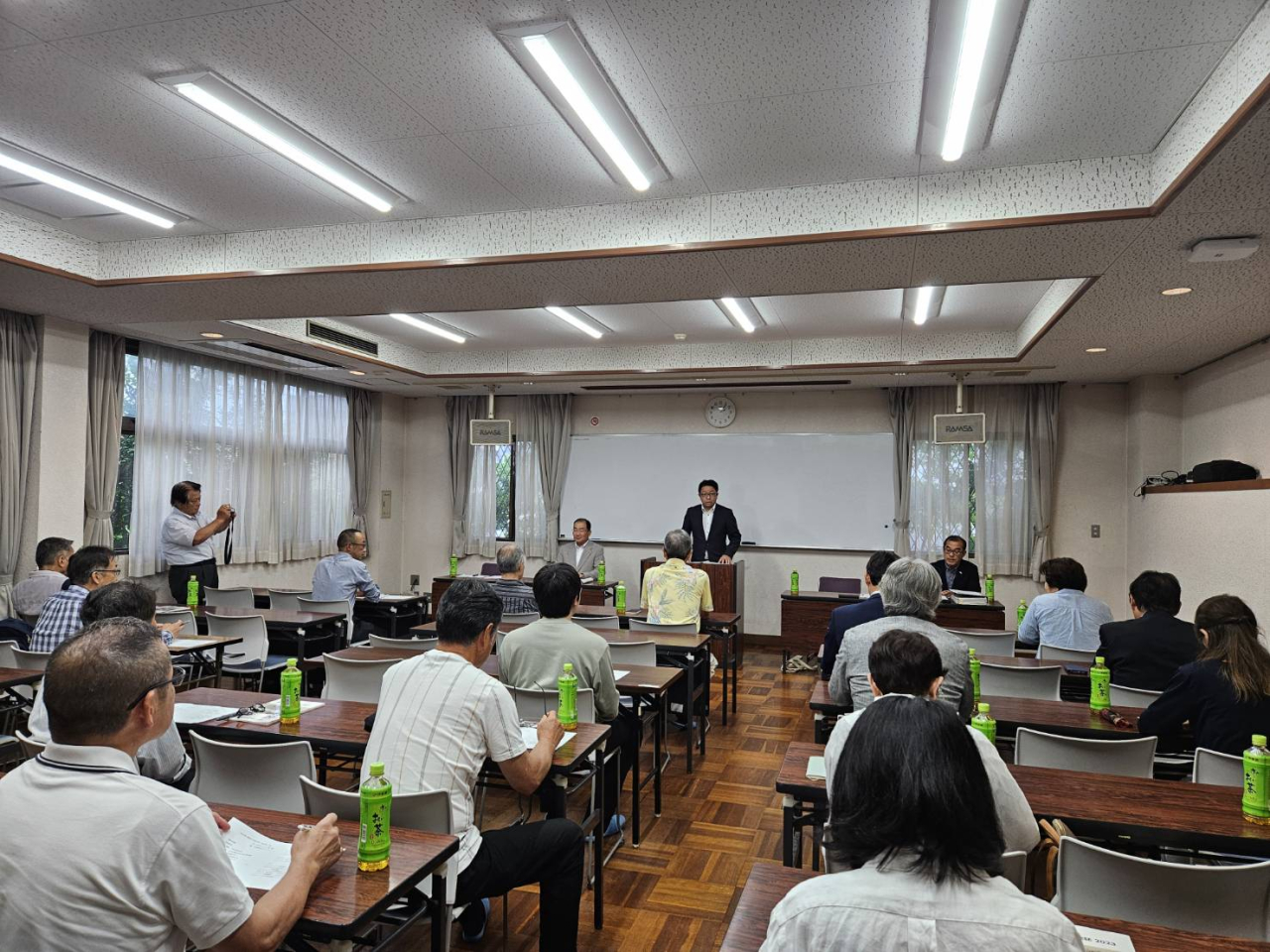 総会会場